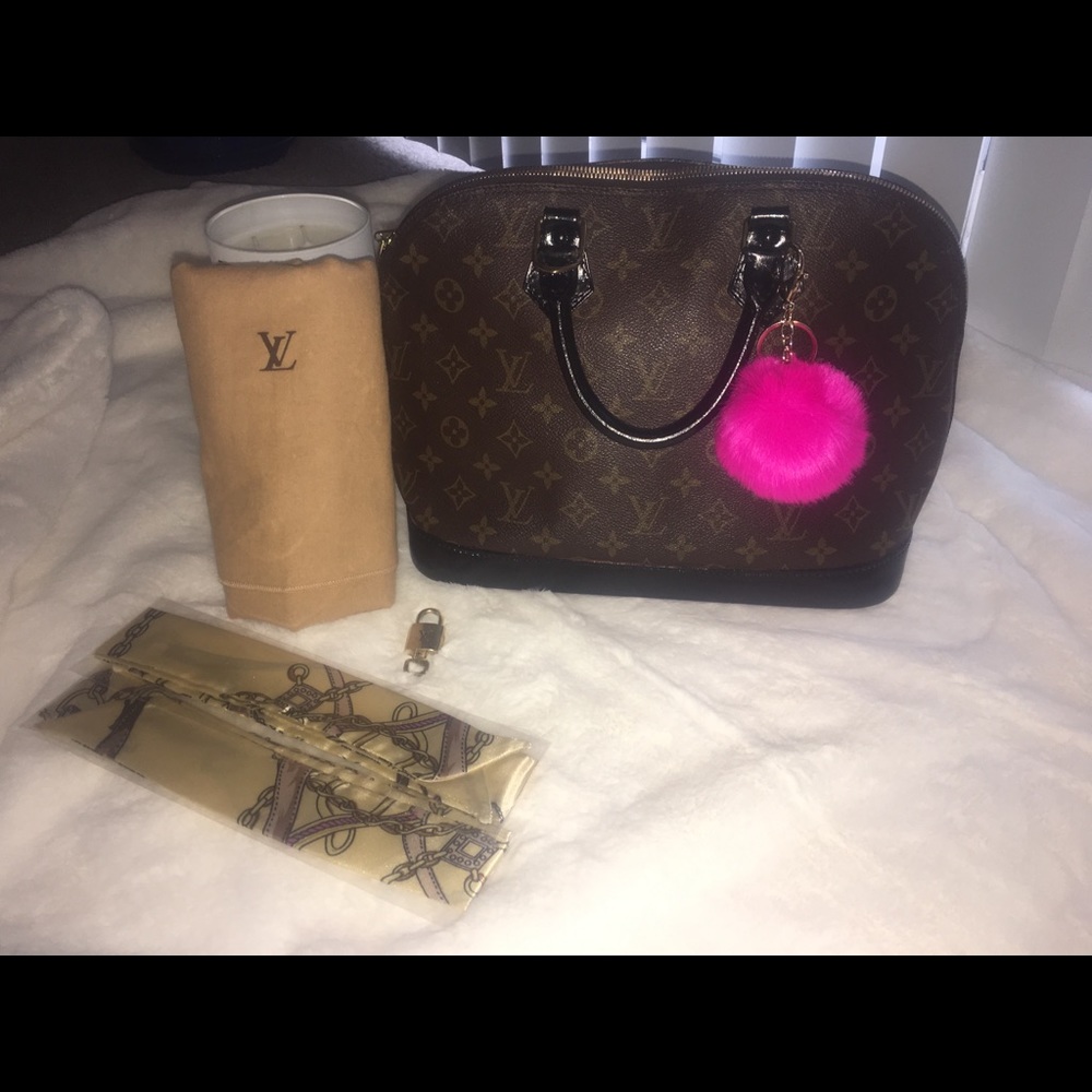 Louis Vuitton Alma Pm